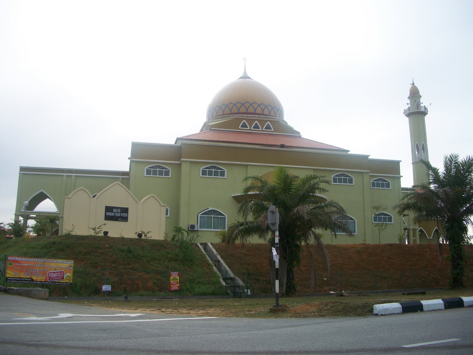 Gambar Masjid Bandar Tasik Puteri