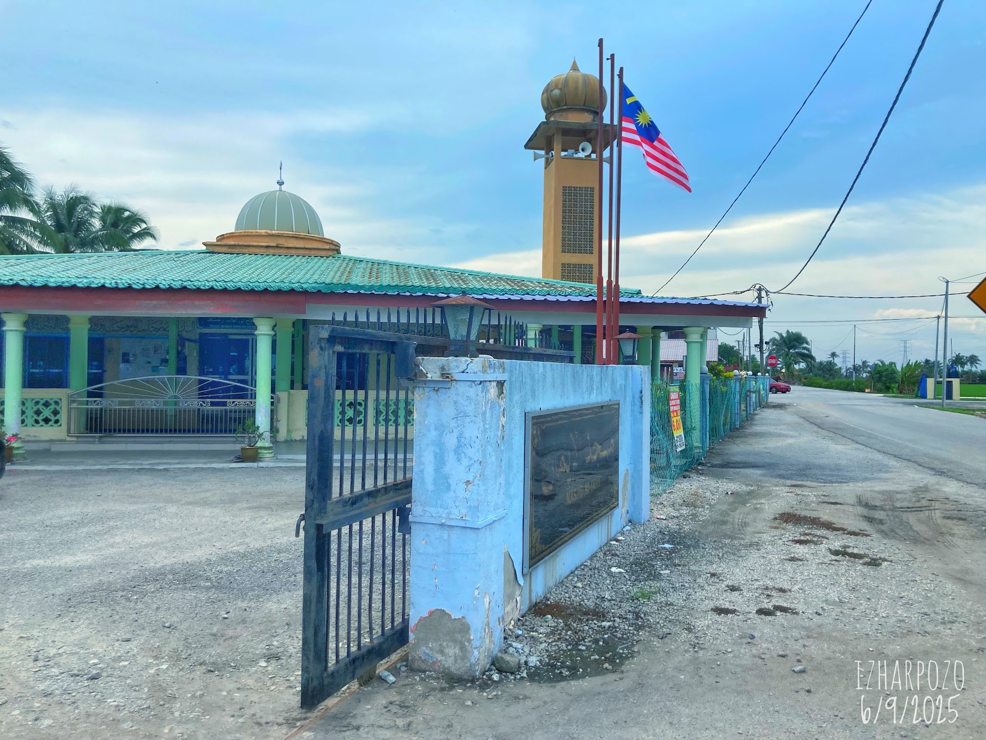 Gambar Masjid Nurul Iman , Blok S , Sungai Burung