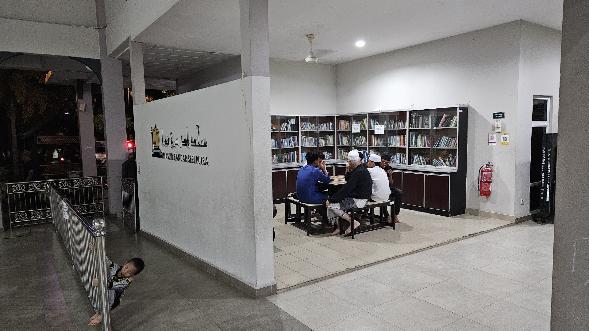Masjid Al-Mustaqim Bandar Seri Putra Bangi — Galeri 2