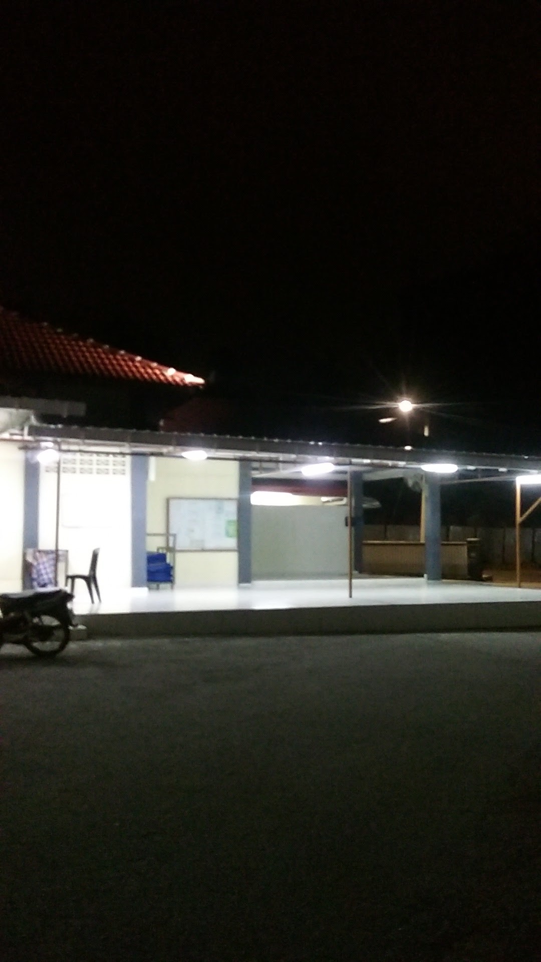 Masjid Pelindung Utama — Pandangan luaran