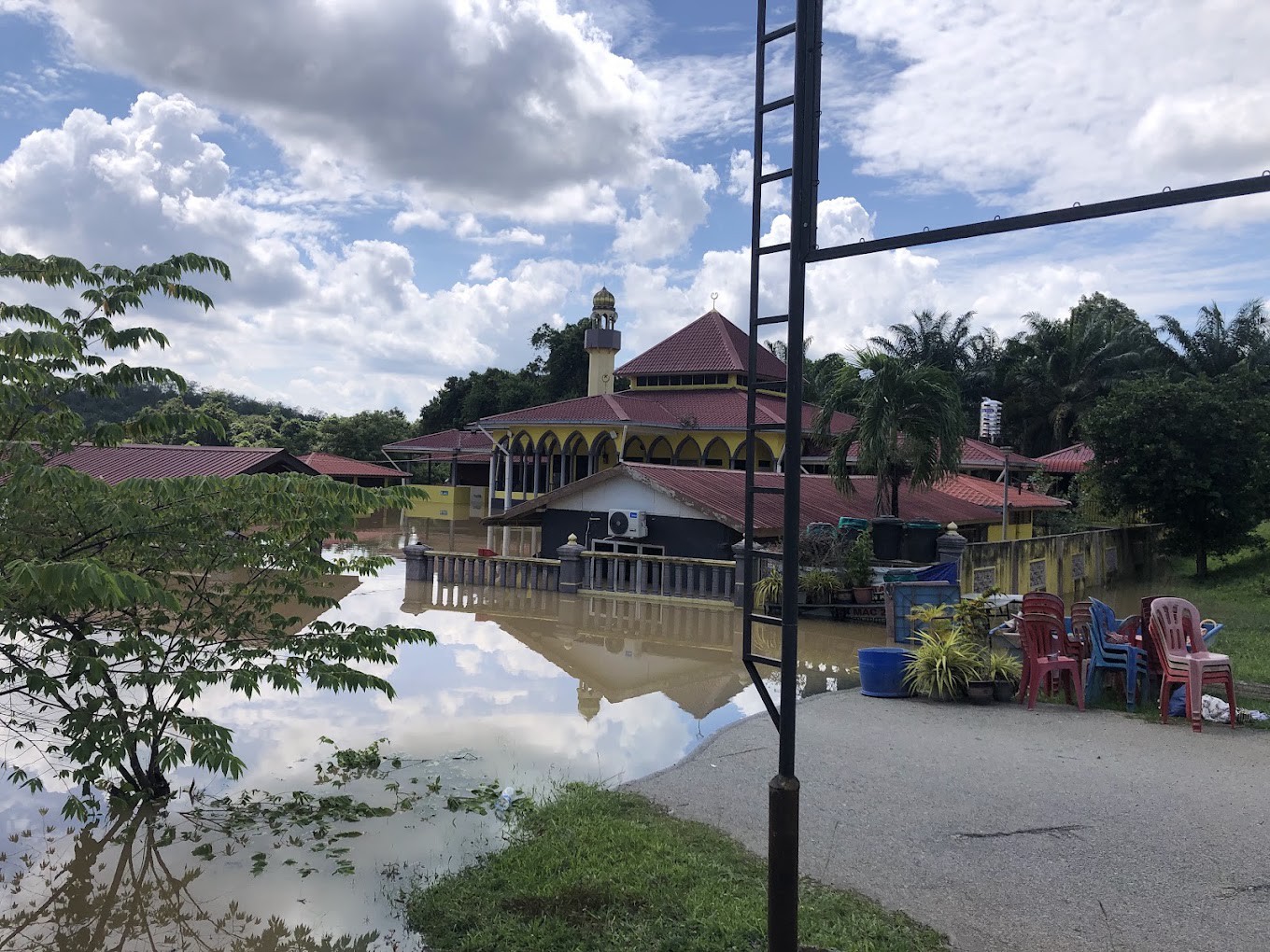 Gambar Masjid Tengku Abdullah Kuala Triang