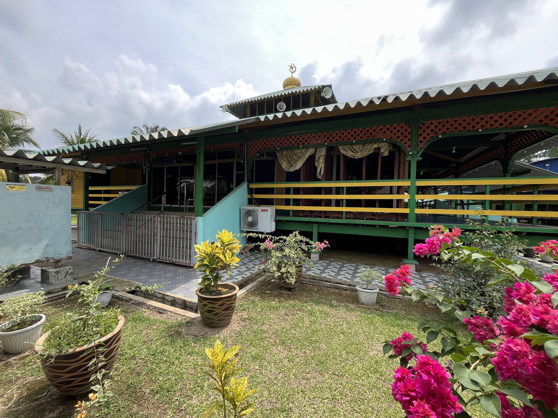 Gambar Masjid Kampung Bukit Dinding