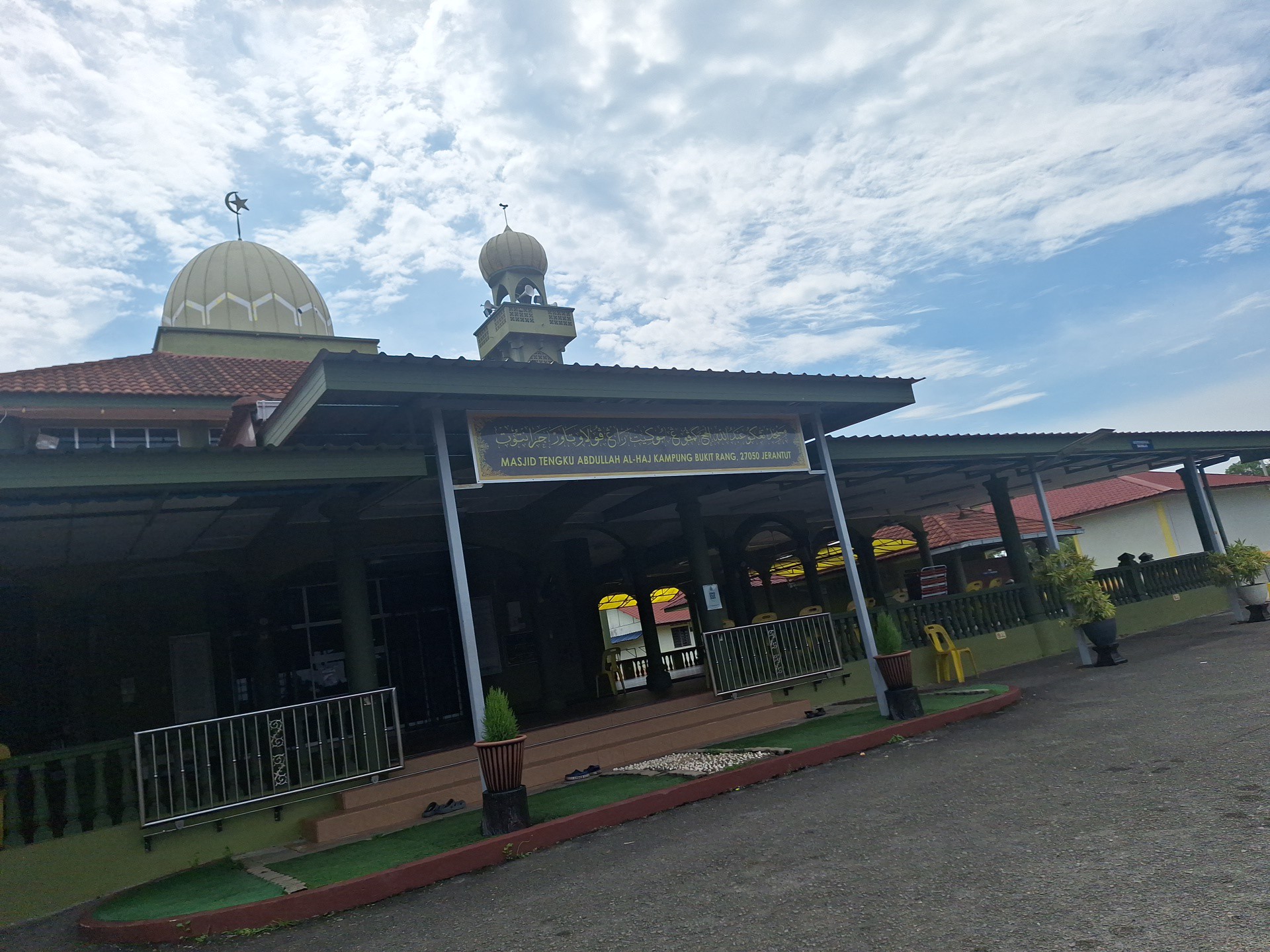 Masjid Kampung Bukit Rang — Pandangan luaran