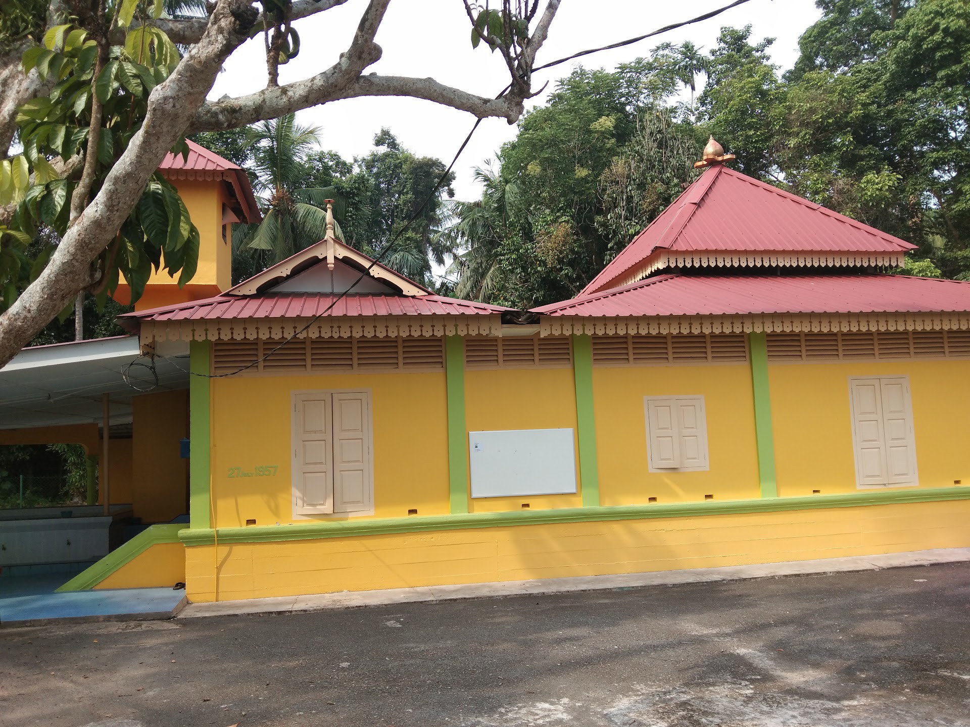 Masjid Kampung Kelola — Pandangan luaran