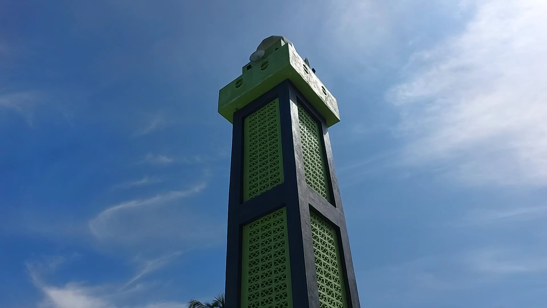 Masjid Kampung Perlok — Pandangan luaran