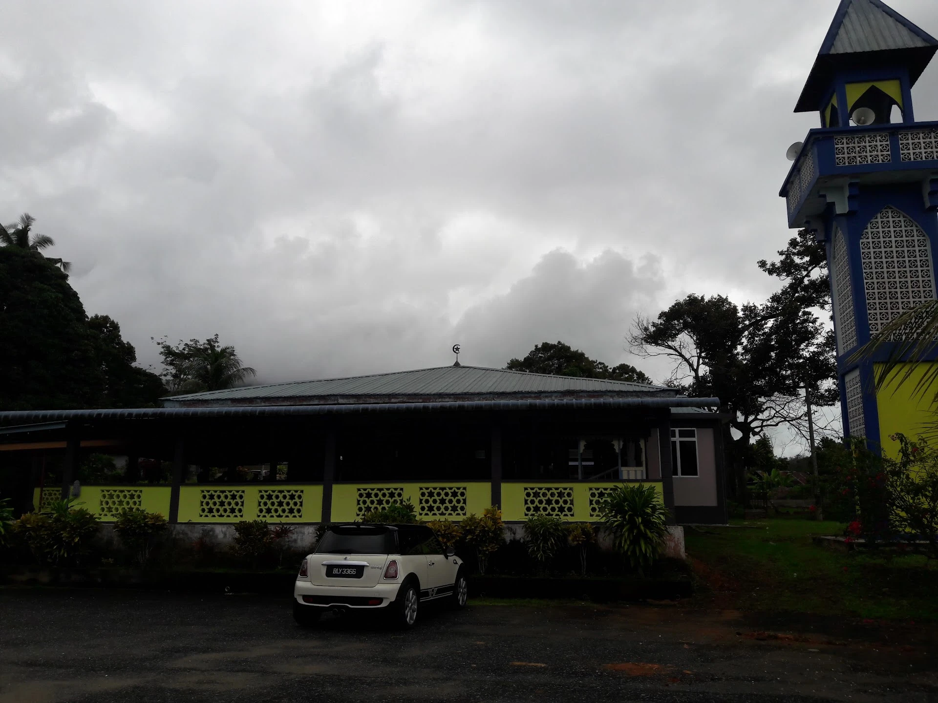 Masjid Kampung Kemahang — Pandangan luaran