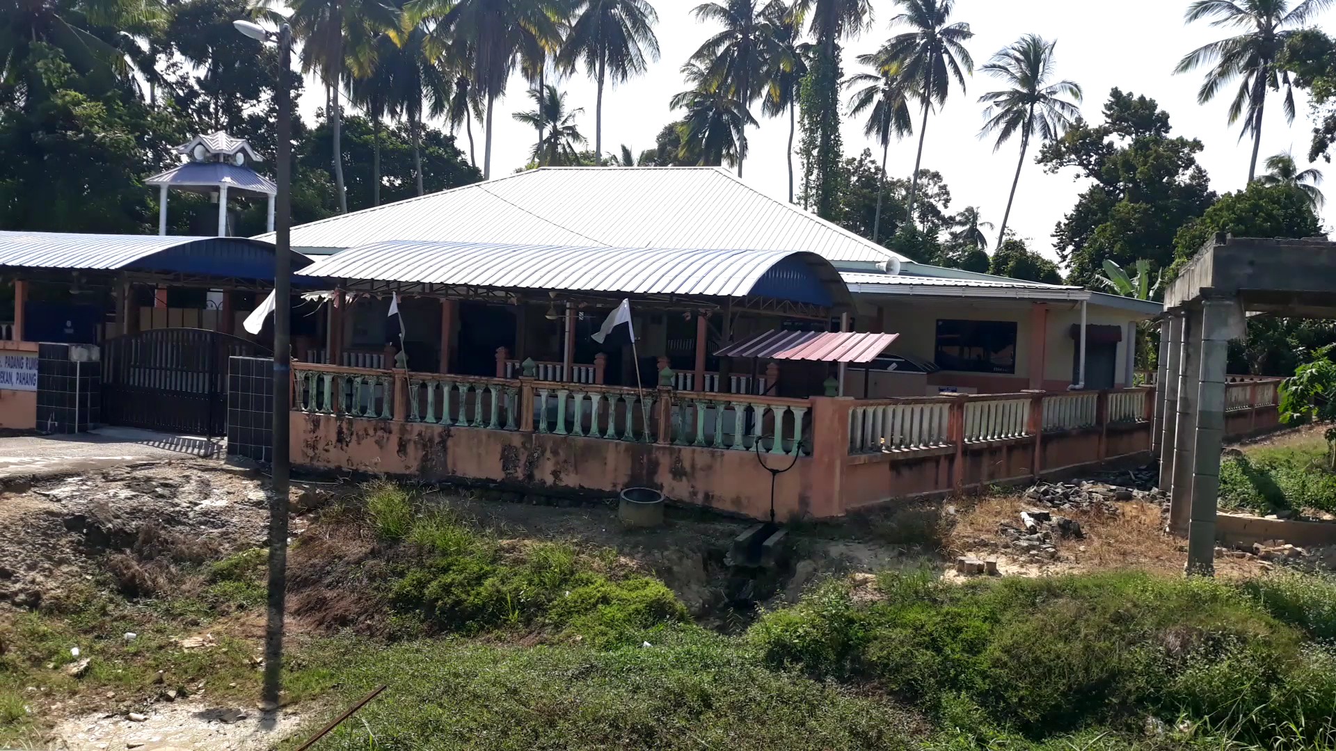 Gambar Masjid Padang Rumbia