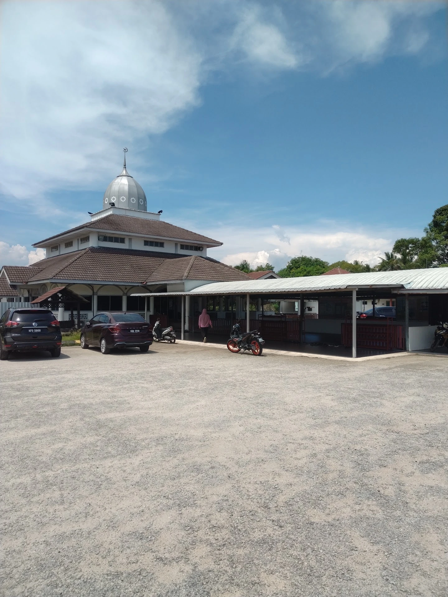 Masjid Tanah Putih — Pandangan luaran
