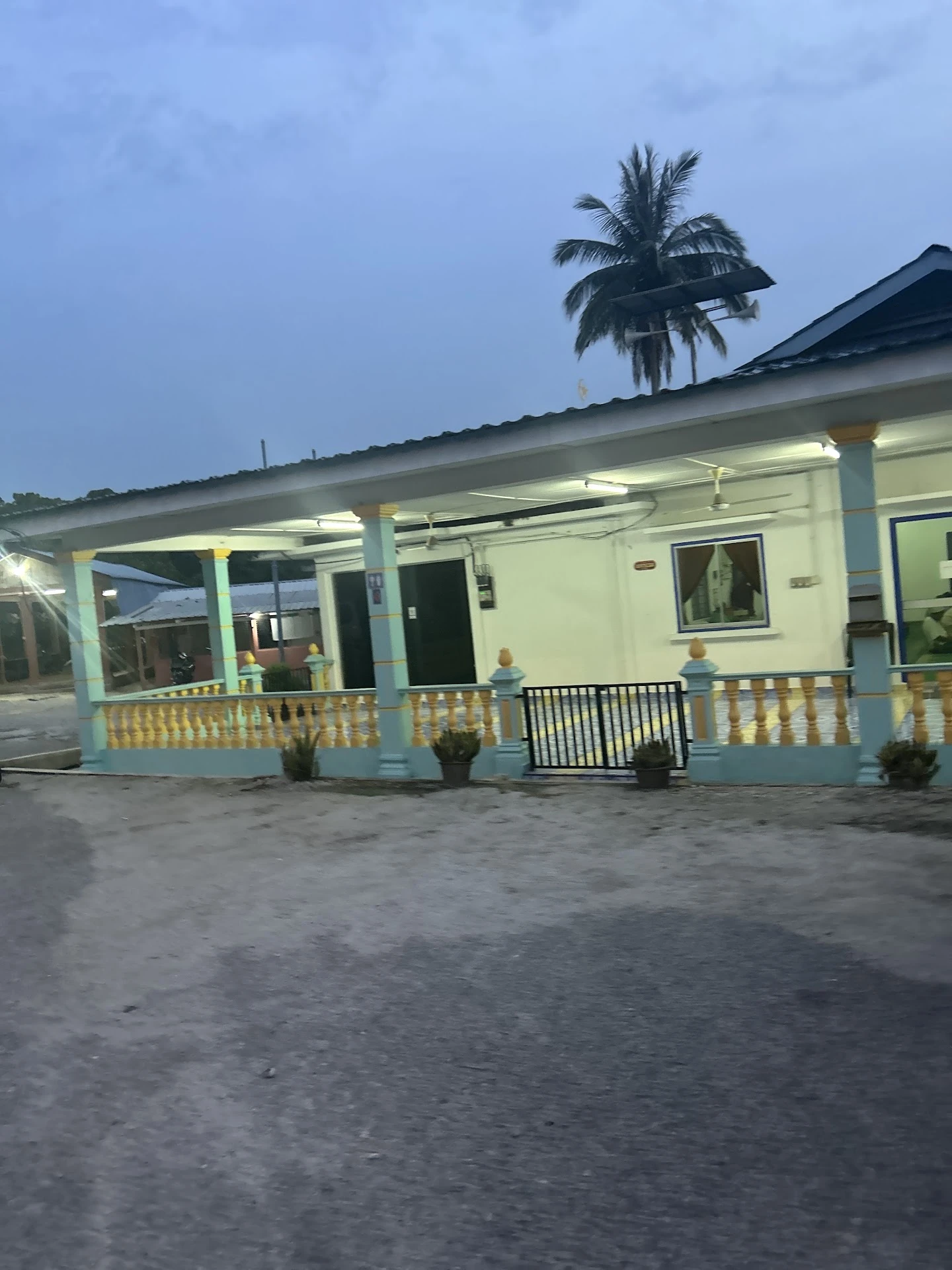 Gambar Masjid Lechar
