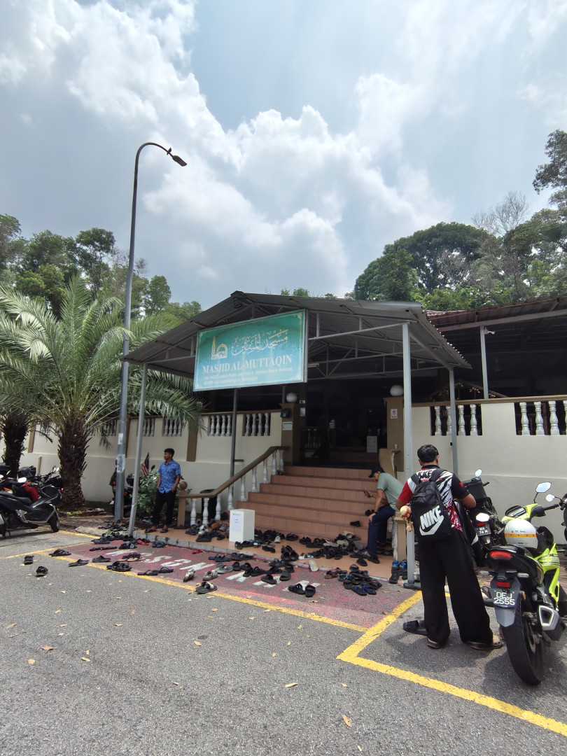 Gambar galeri Masjid Al-Muttaqin
