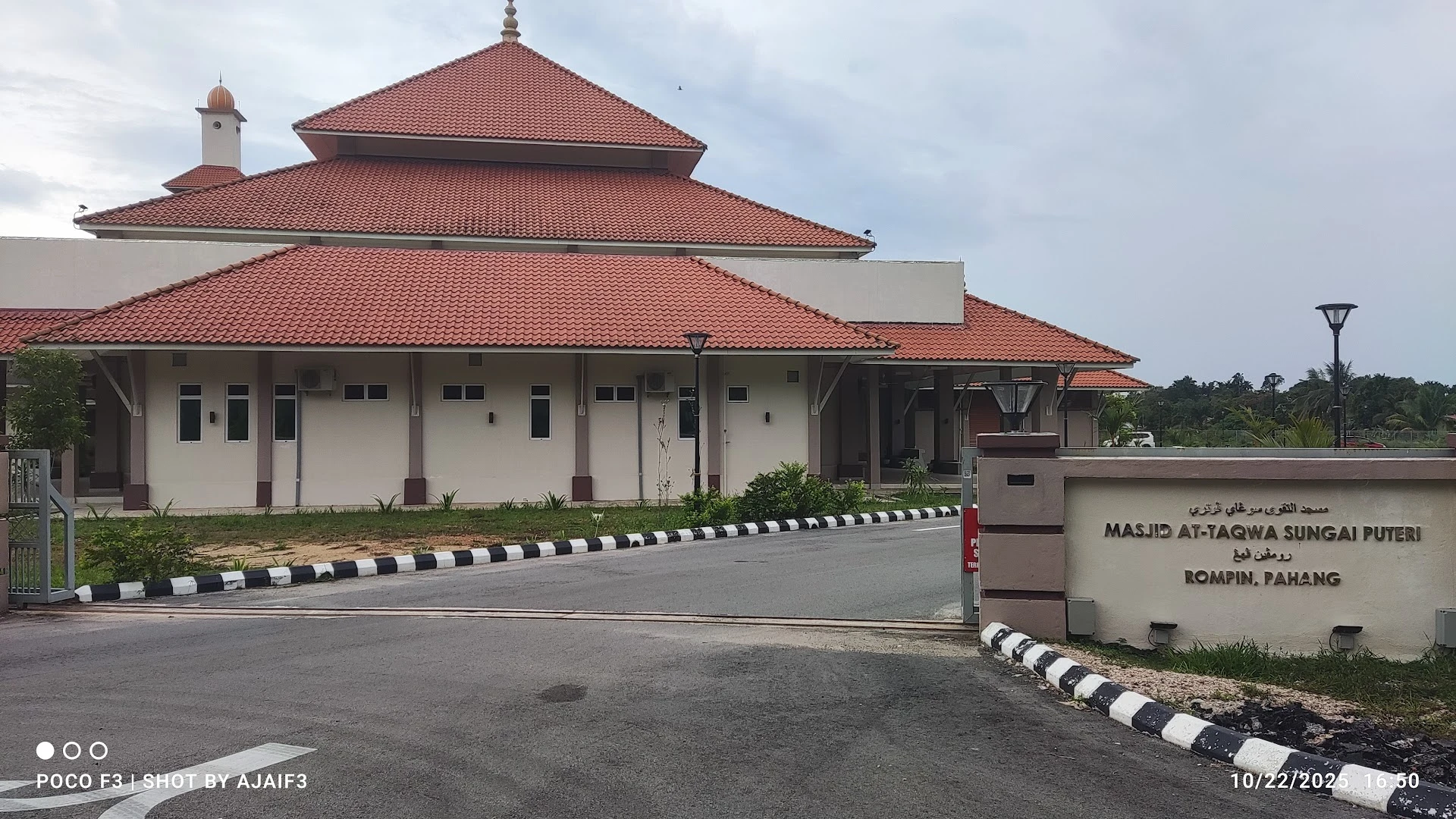 Gambar Masjid At-Taqwa