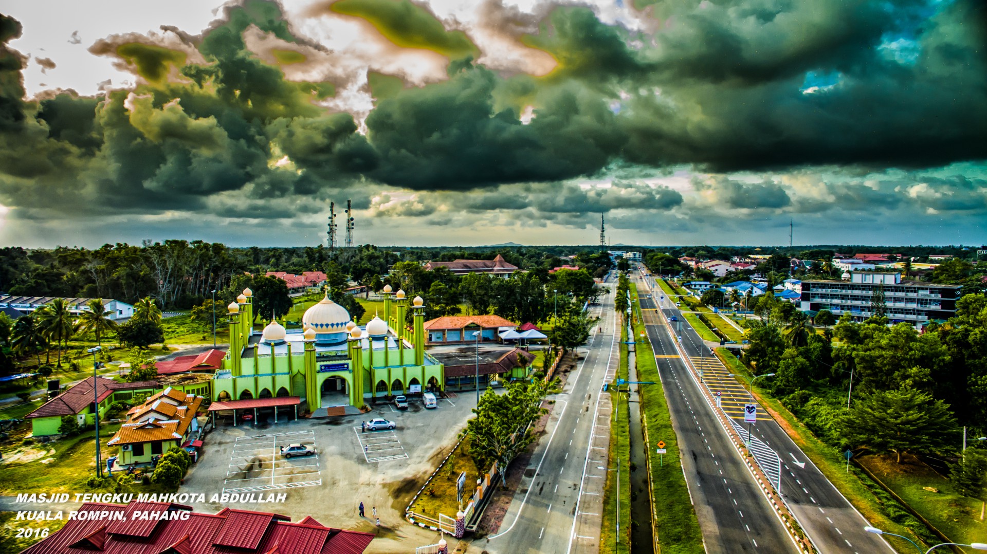 Gambar Masjid Tengku Mahkota Abdullah