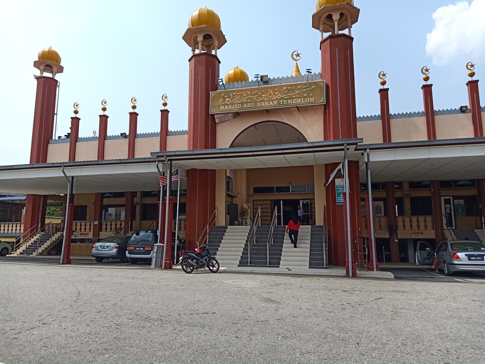 Masjid Abu Bakar Temerloh — Pandangan luaran