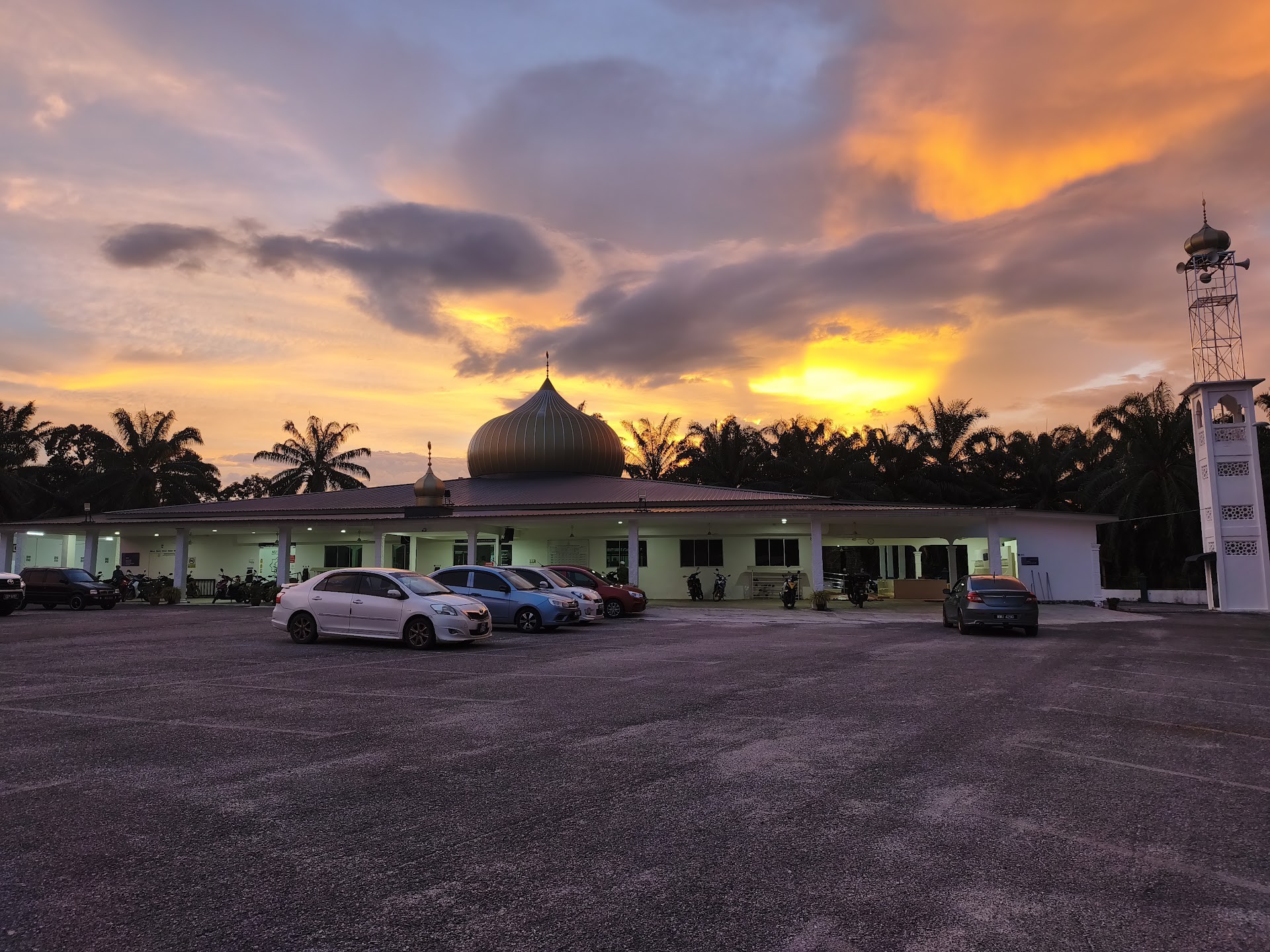 Gambar Masjid FELDA Lakum