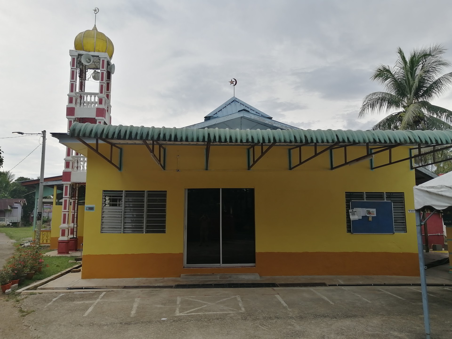 Gambar Masjid Kampung Loyang