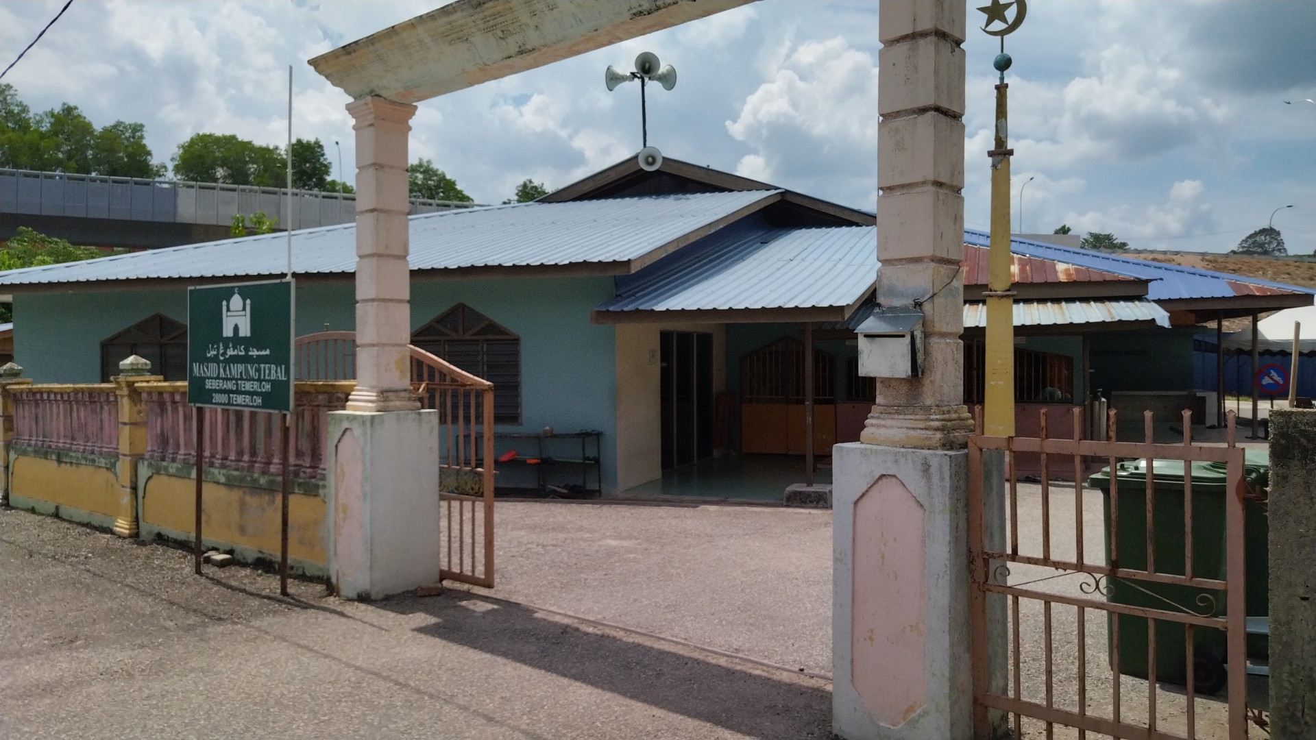 Masjid Kampung Tebal — Pandangan luaran