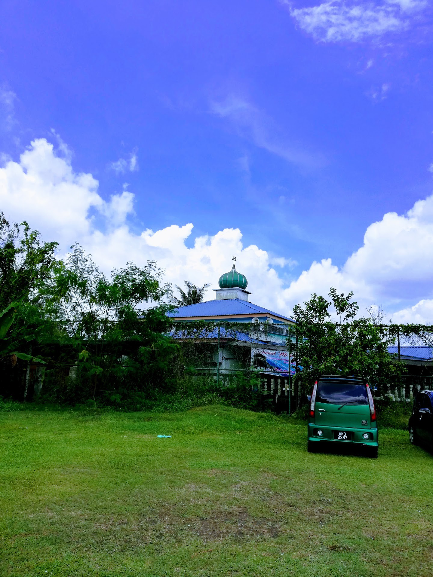 Masjid Taman Saga — Pandangan luaran