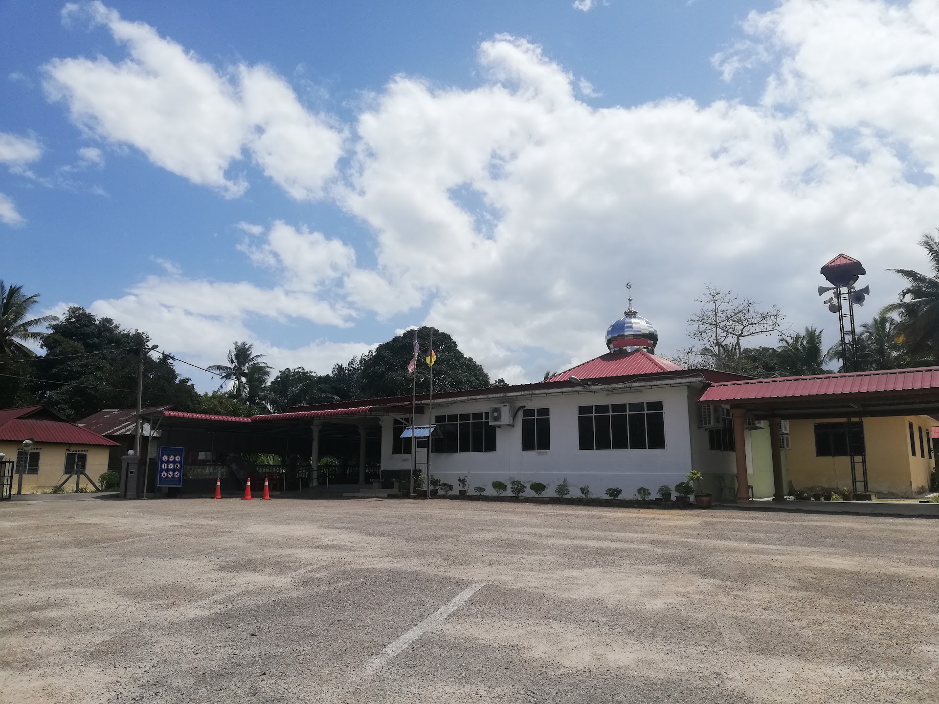 Gambar Masjid Tunku Puan Chik Kariah Serting Ilir