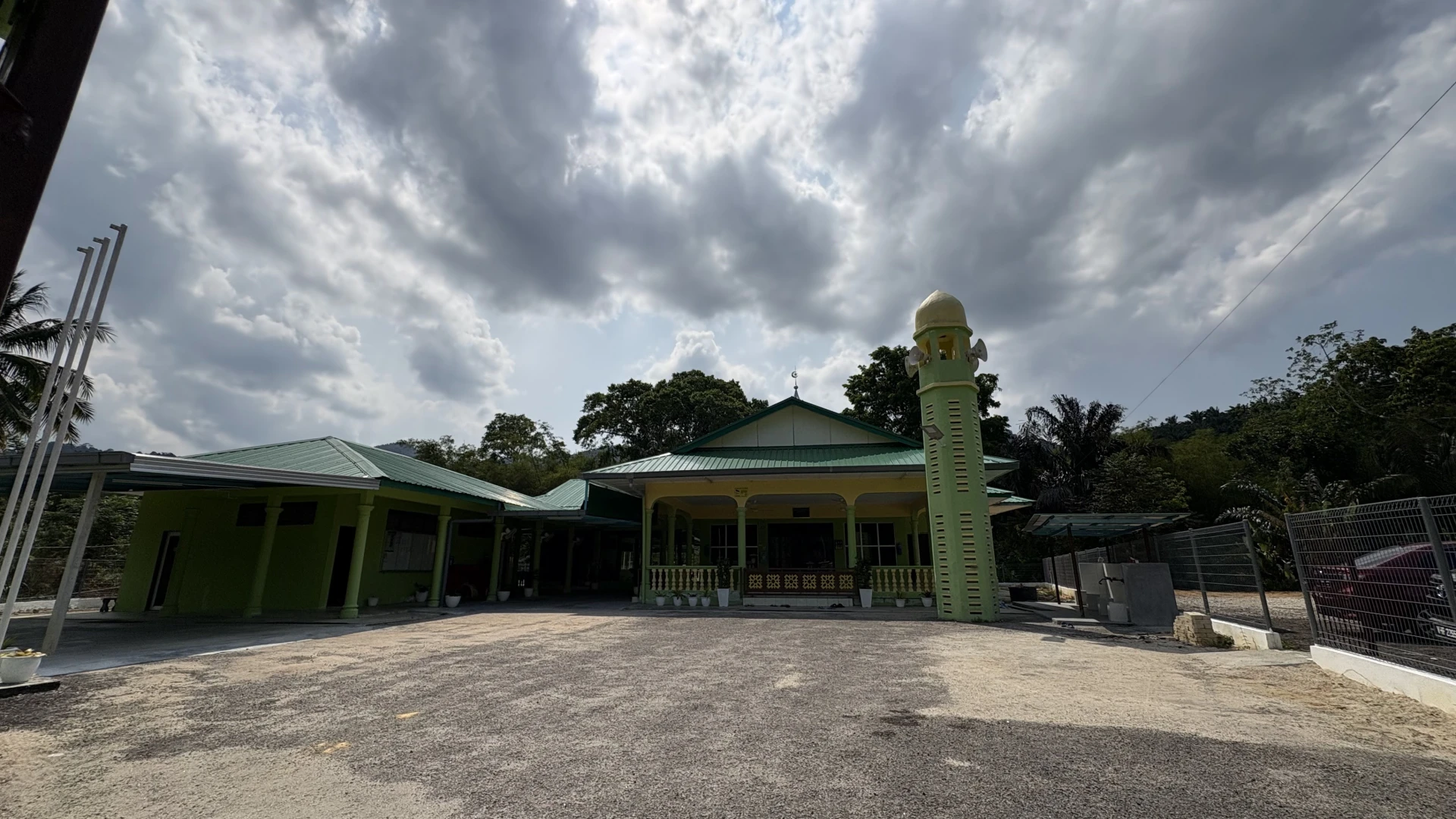 Gambar Masjid Kariah Tanggai