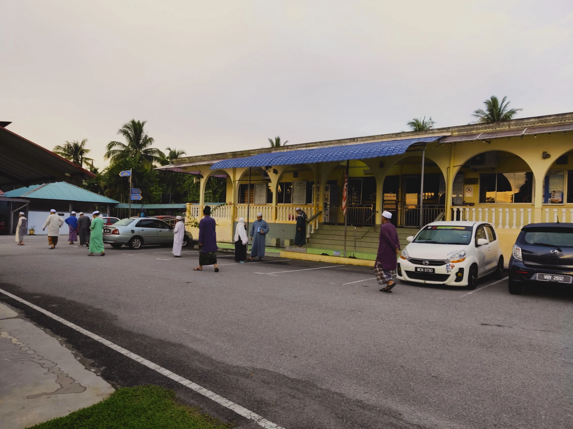 Gambar Masjid Kariah Batu 17 Chembong