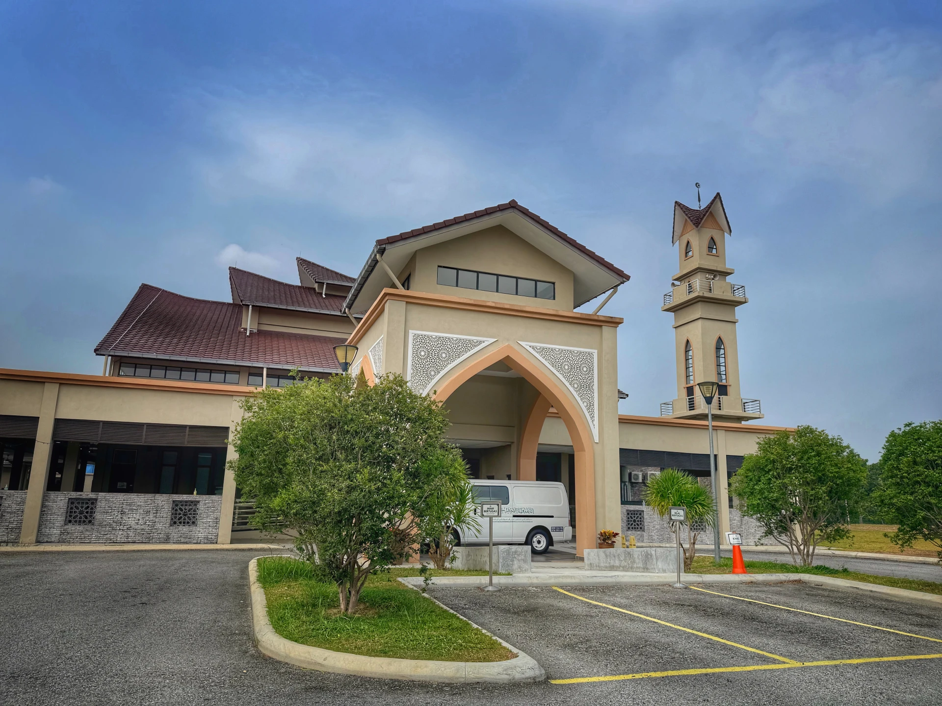 Gambar Masjid Abu Al-Darda Nilai Impian