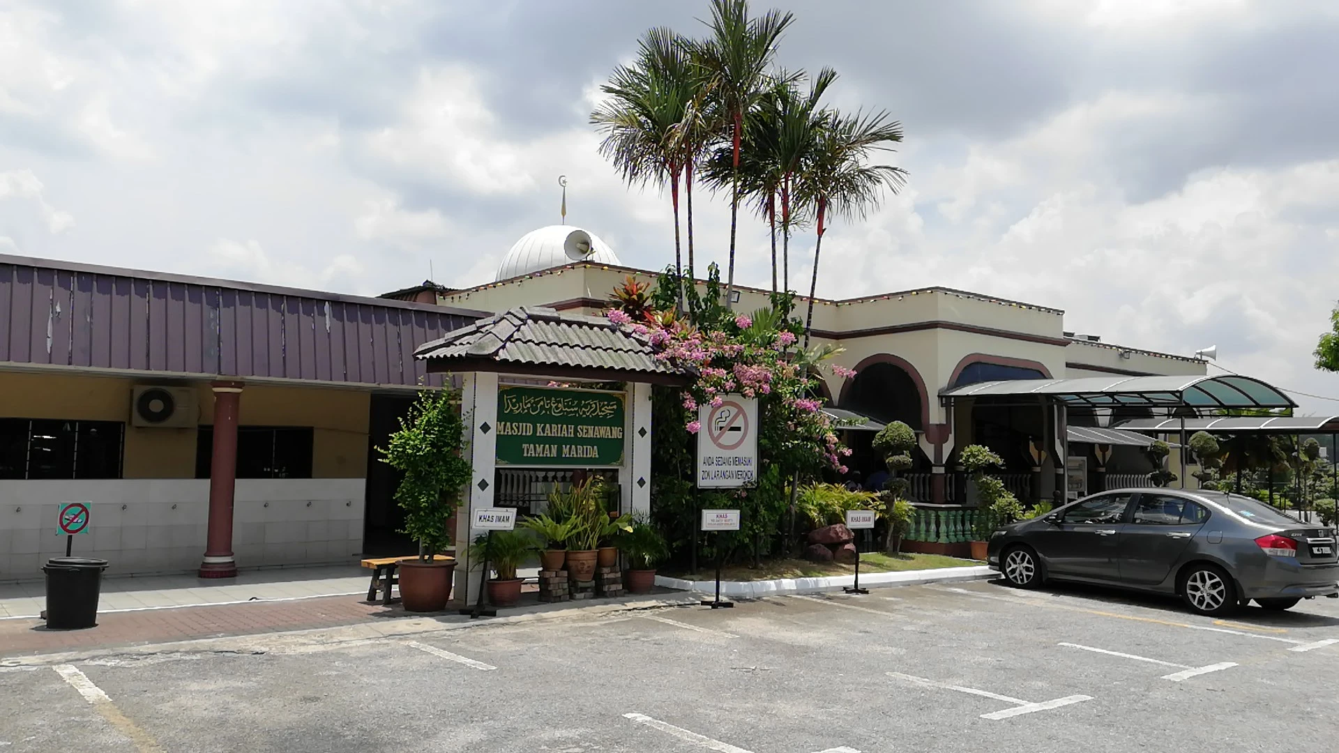 Gambar Masjid Uwais Al-Qarni Kariah Taman Marida