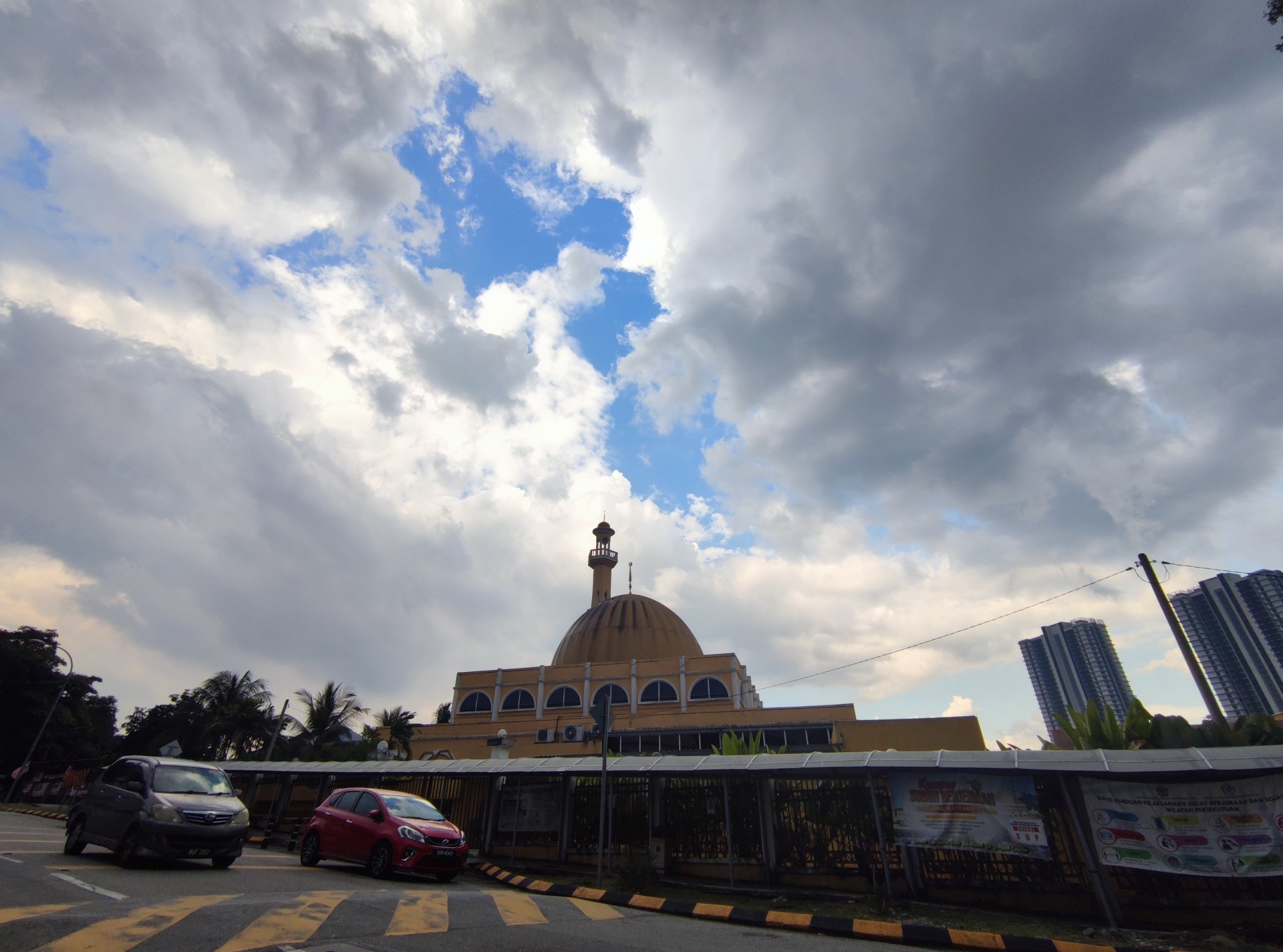 Gambar Masjid Al-Muttaqin