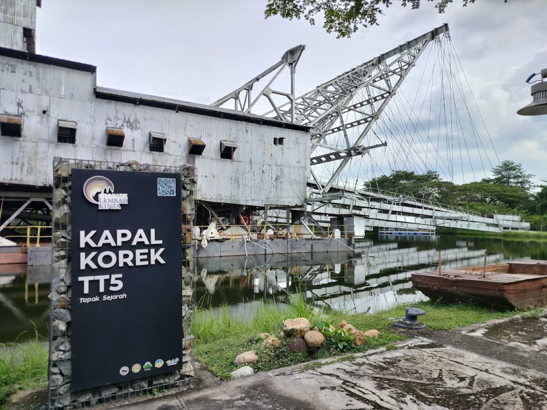 Gambar galeri Tanjung Tualang Tin Dredge