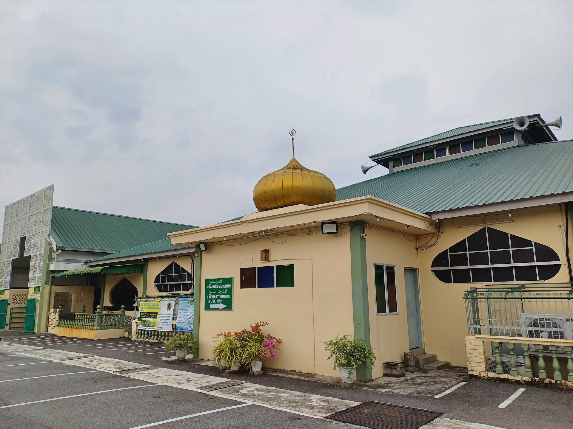 Gambar Masjid Al-Ittihadiah