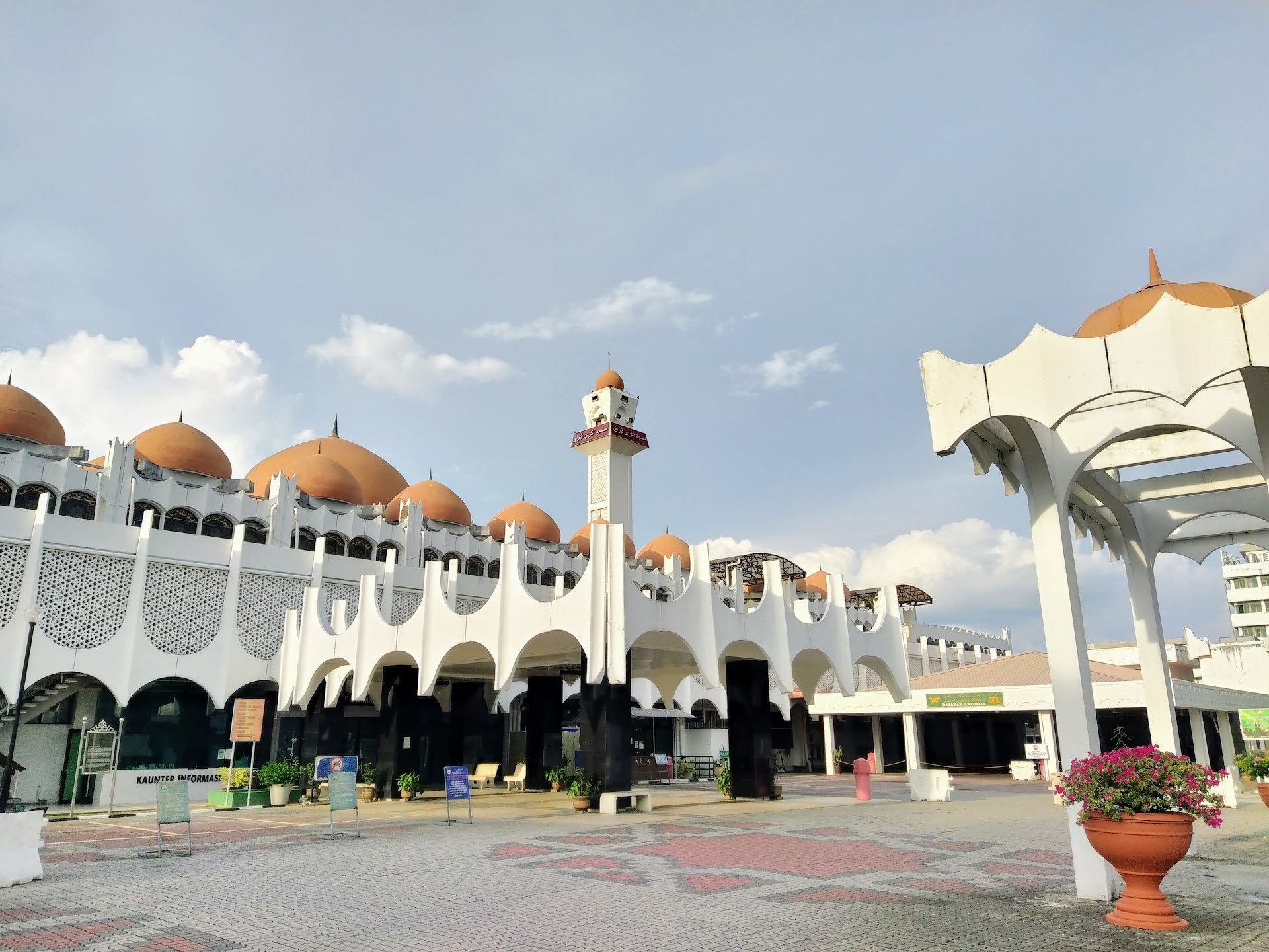 Gambar Masjid Sultan Idris Shah Ii (Masjid Negeri Perak)