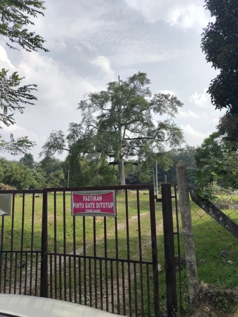Gambar galeri Tanah Perkuburan Islam selama