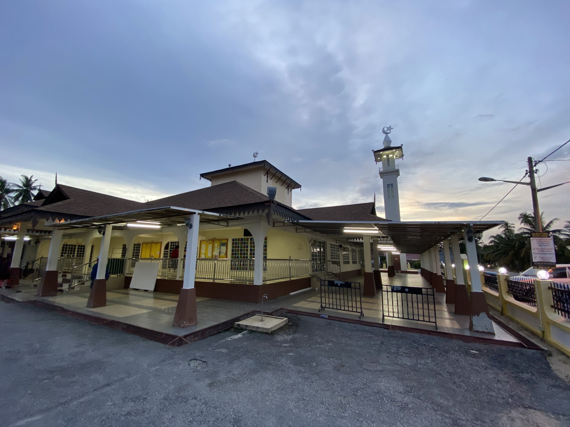 Gambar Masjid Al Wataniah