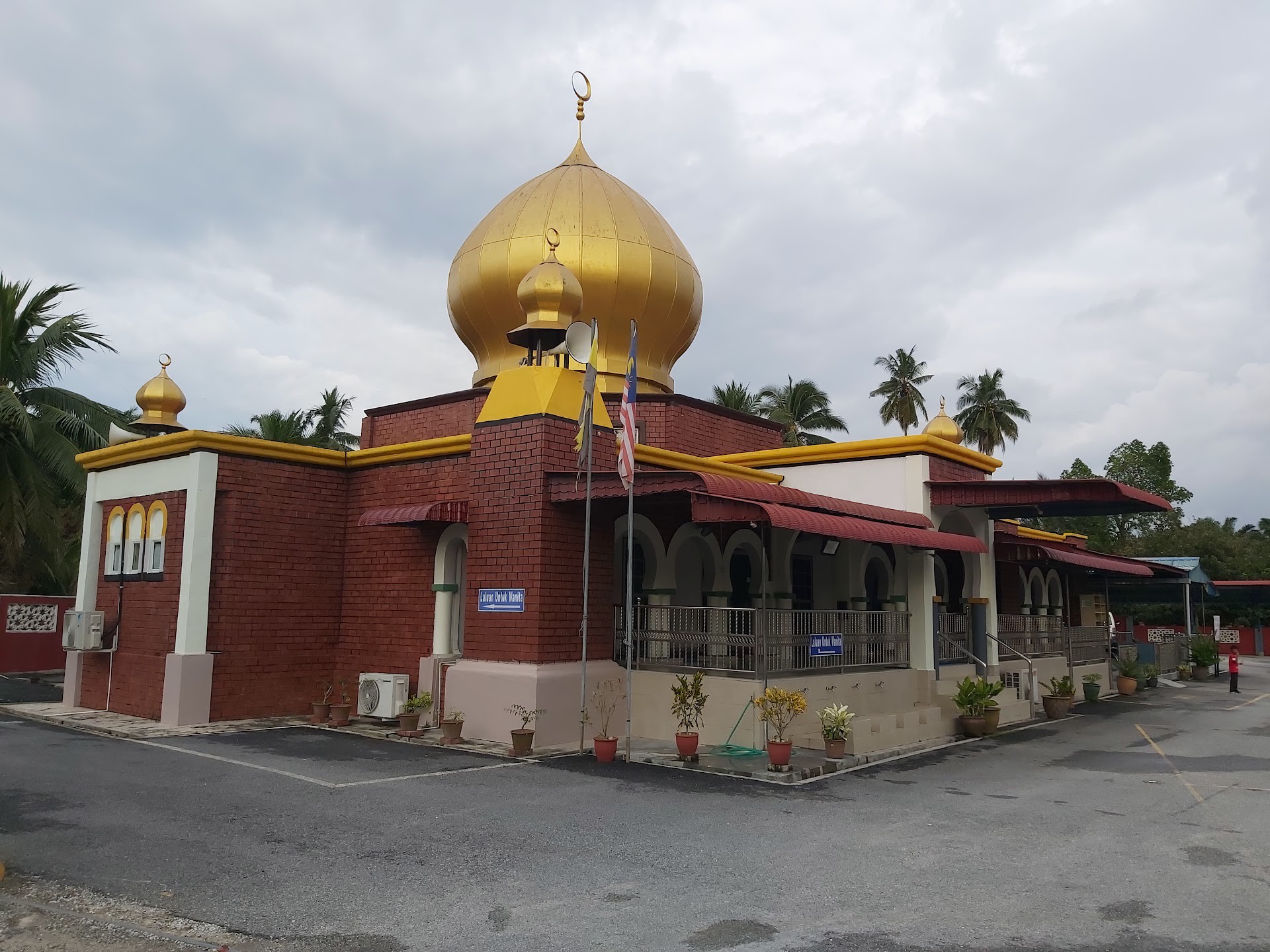 Gambar Masjid Khairul Jariah