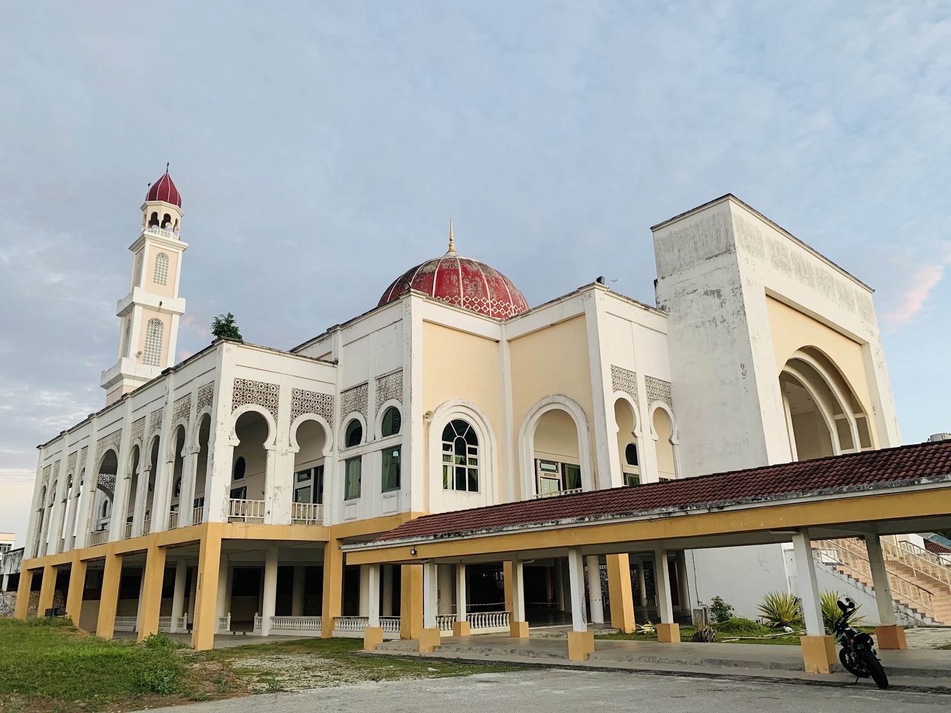 Gambar Masjid Sultan Yussuf Izuddin Shah