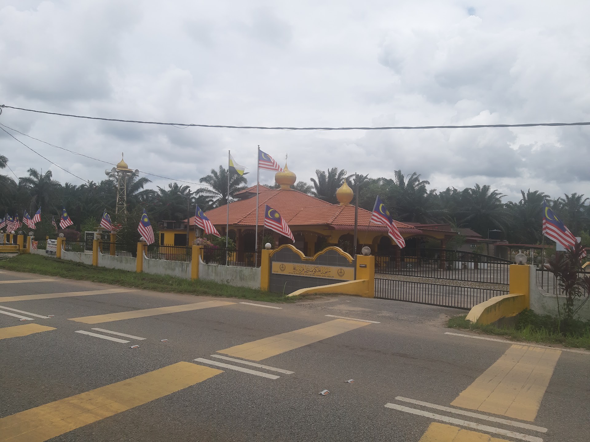 Gambar Masjid Tengku Menteri