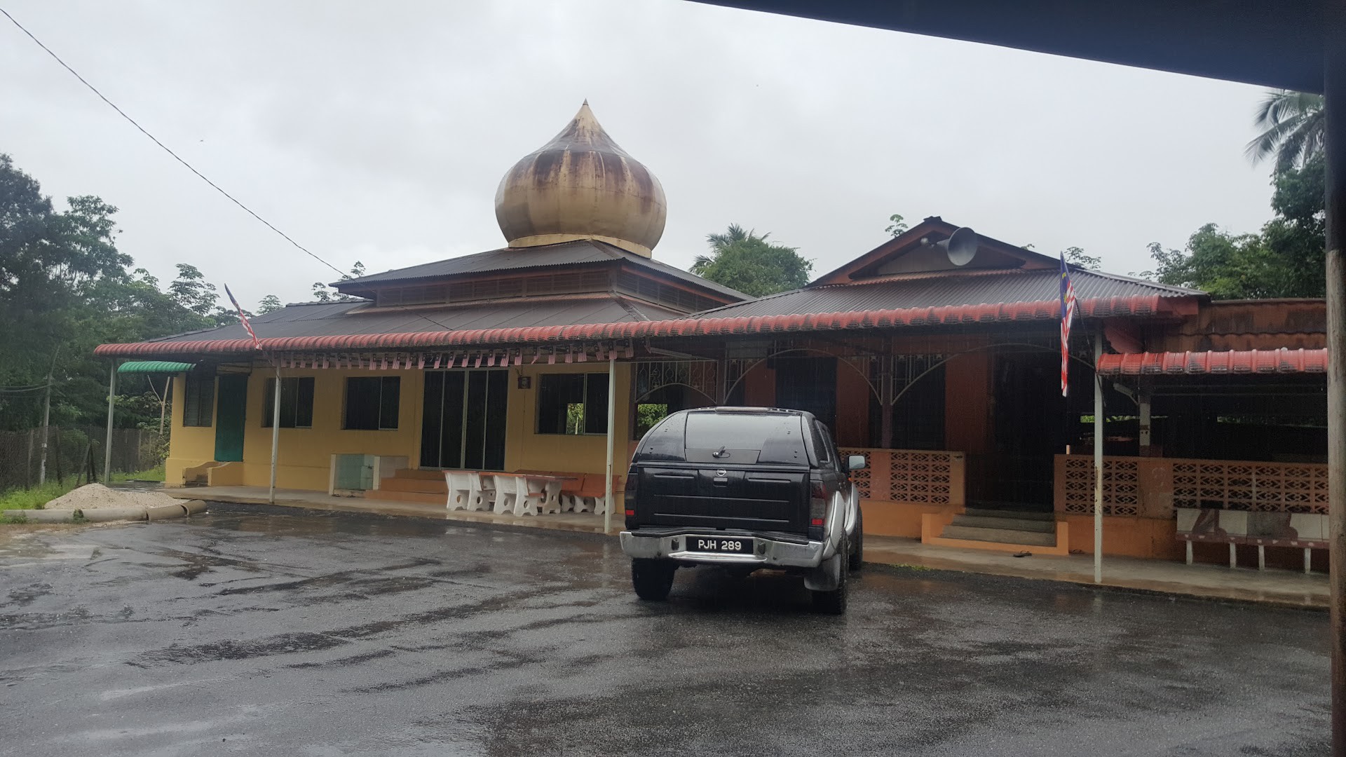 Gambar Masjid Al-Hannnan Kampung Dalam Wang