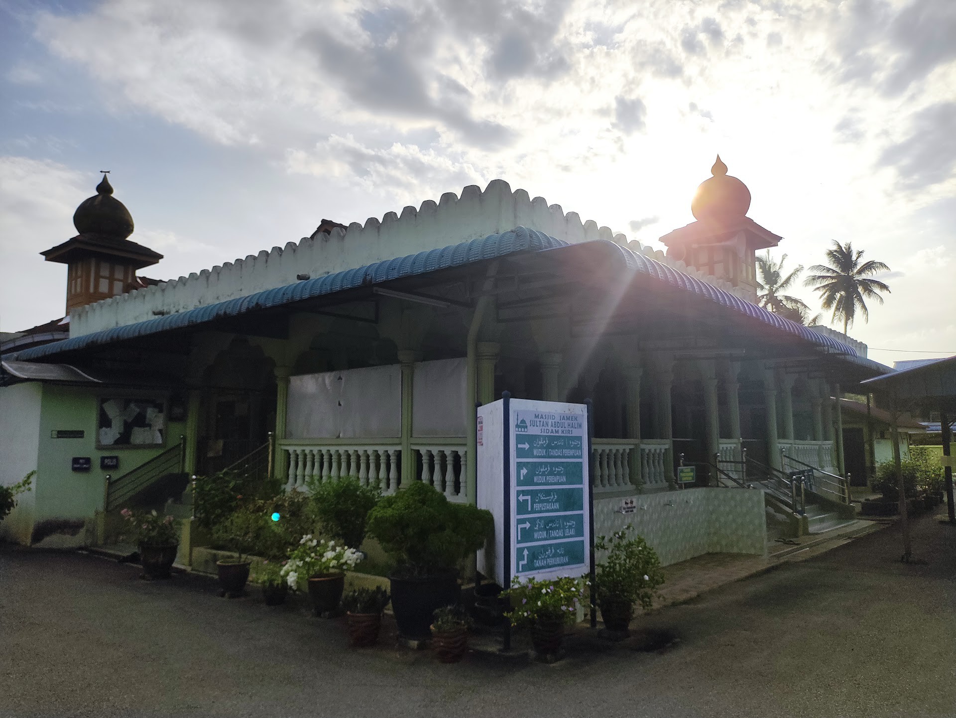 Gambar Masjid Sidam Kiri