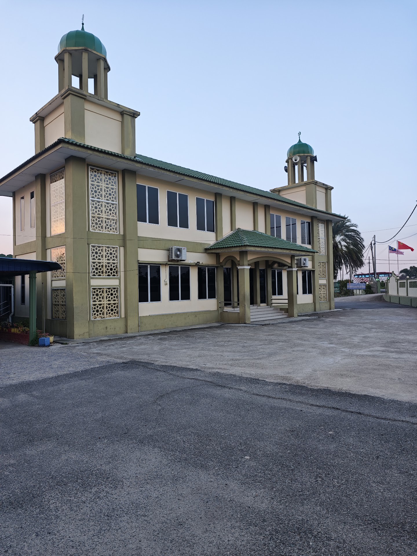Gambar Masjid Al Ahmadiah Kubang Sepat