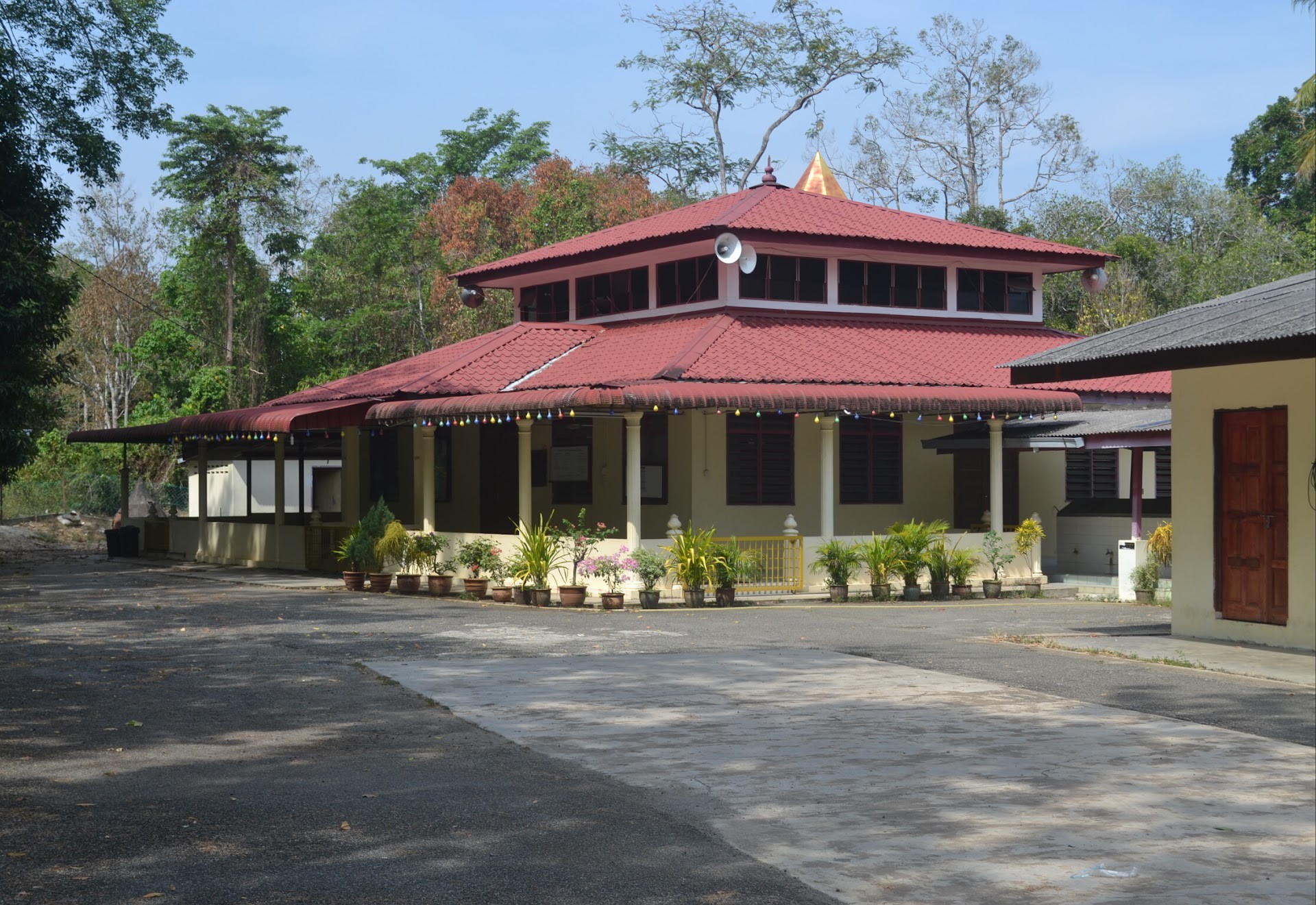 Gambar Masjid Ar-Ridhwan, Kampung Empa