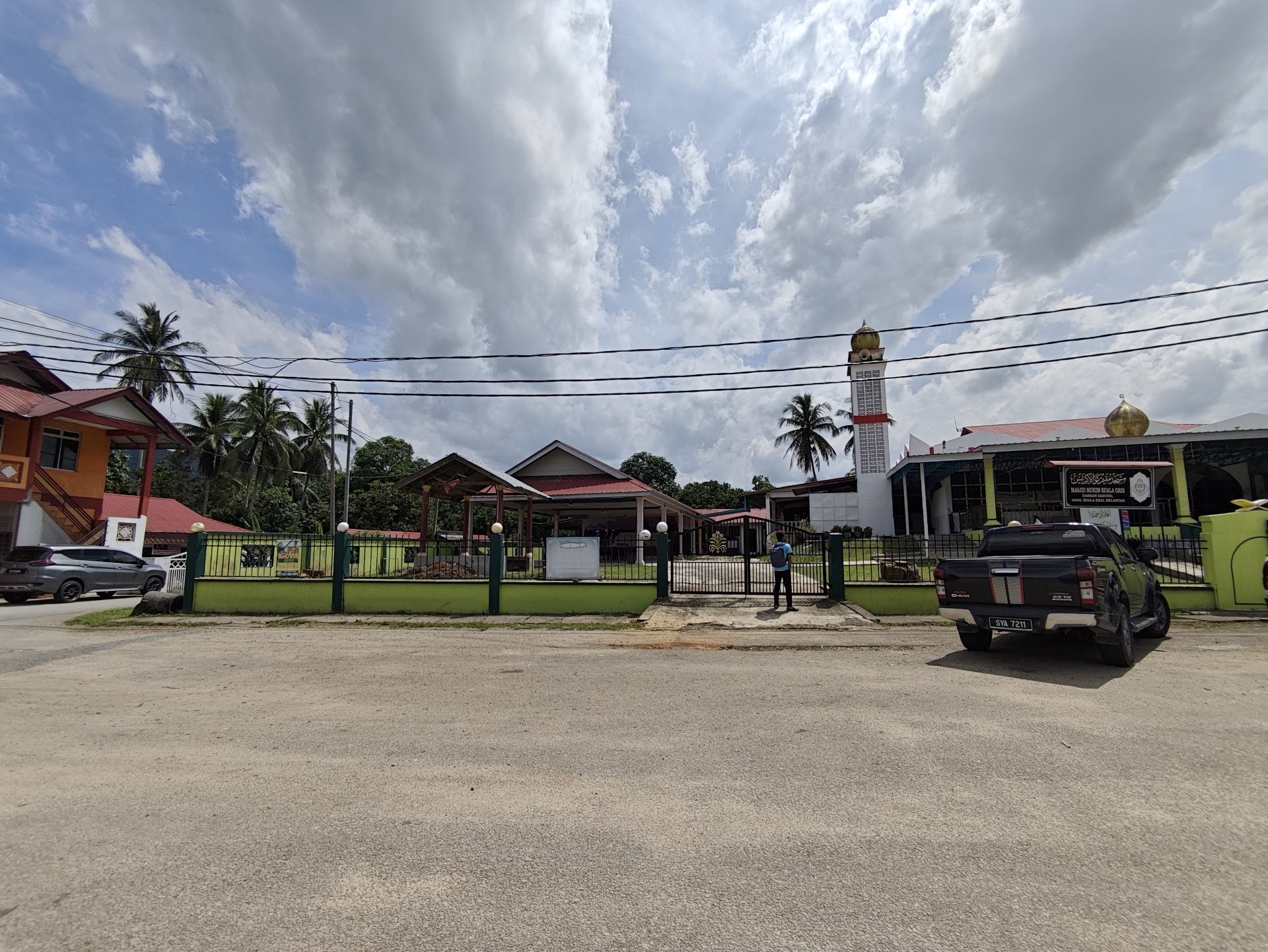 Gambar Masjid Mukim Kuala Gris