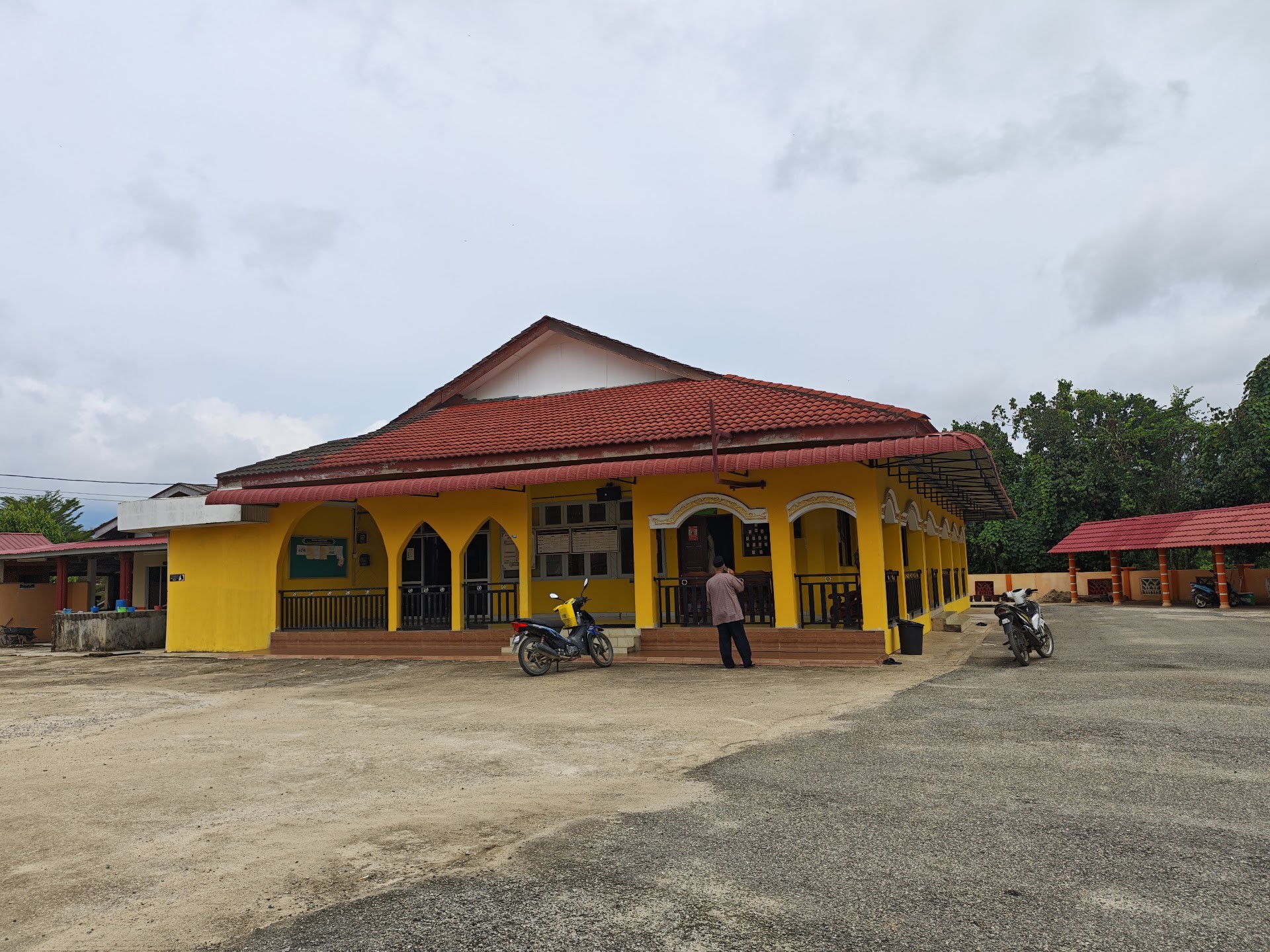 Gambar Masjid Mukim Kesedar Biak