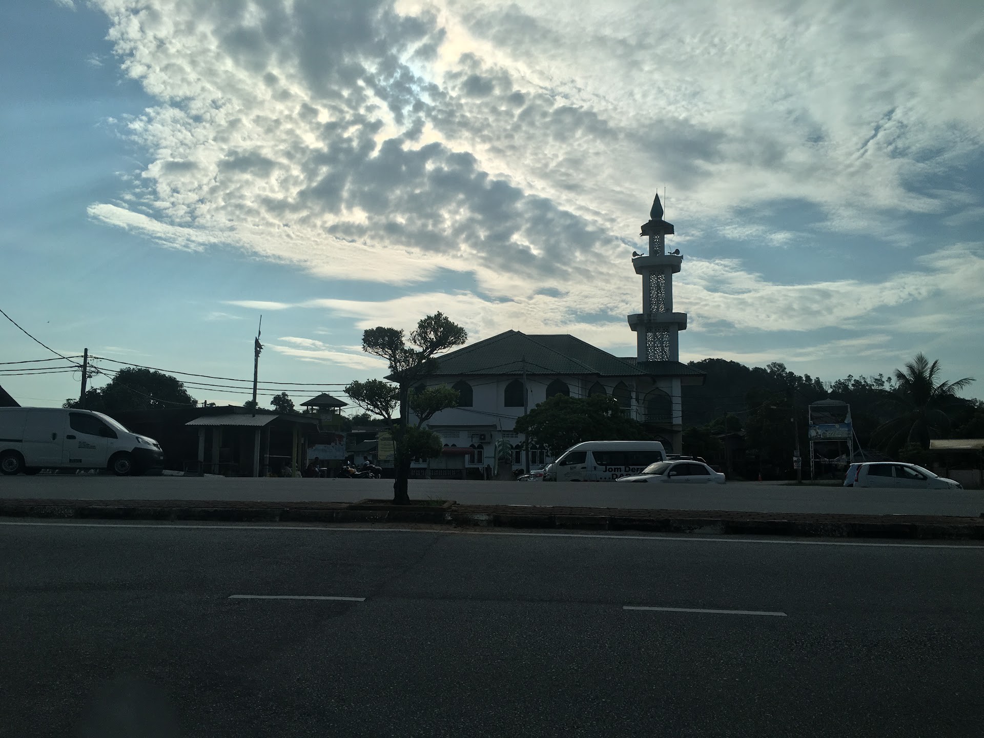 Gambar Masjid Al-Furqan, Simpang Empat Chendering