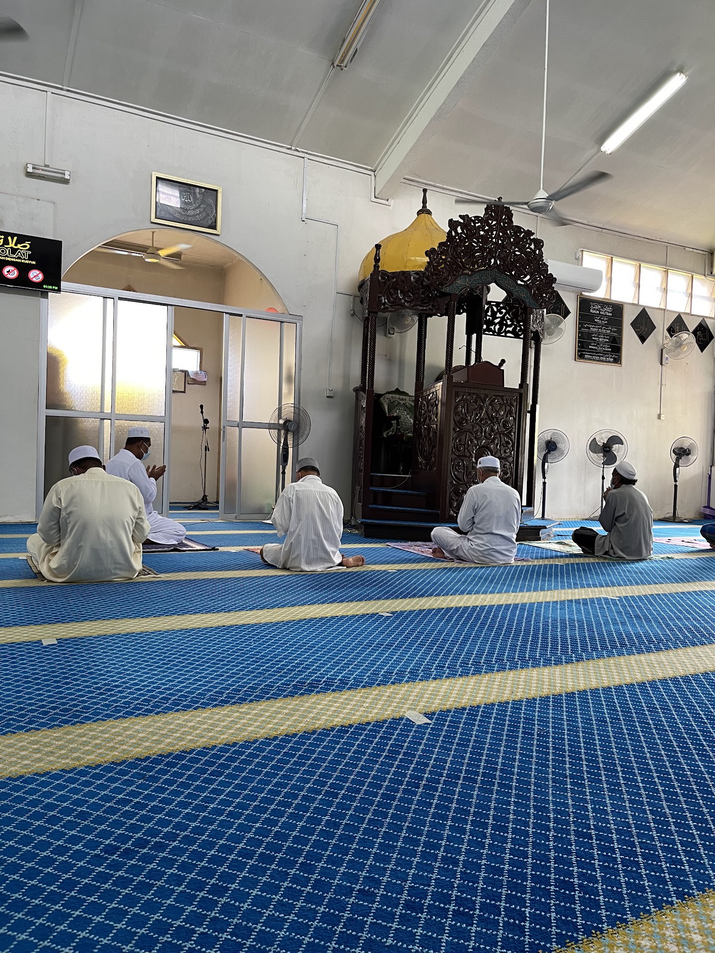 Gambar Masjid Padang Ujib