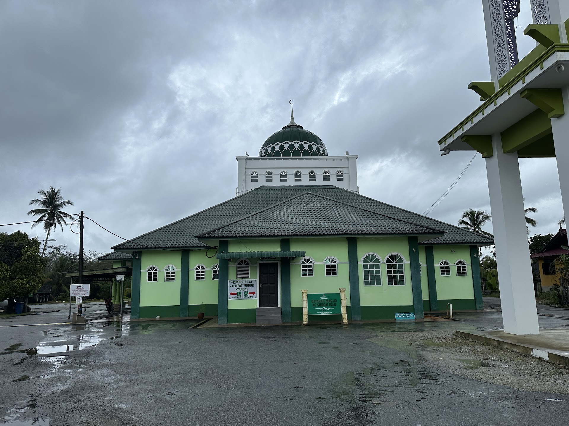 Gambar Masjid Sungai Ikan