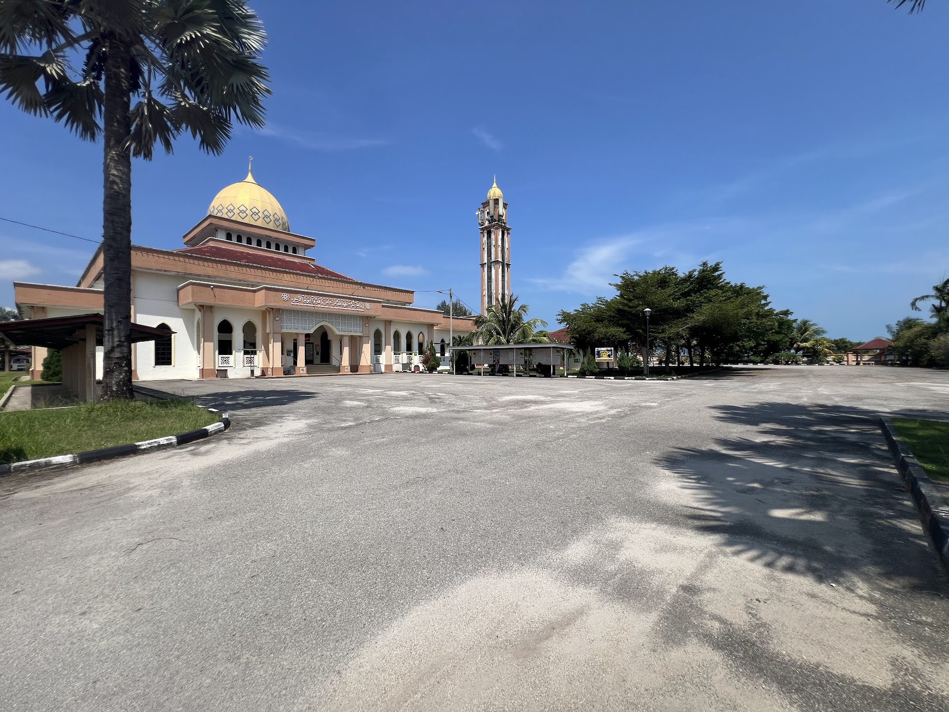 Gambar Masjid As Syakirin Kuala Kemaman