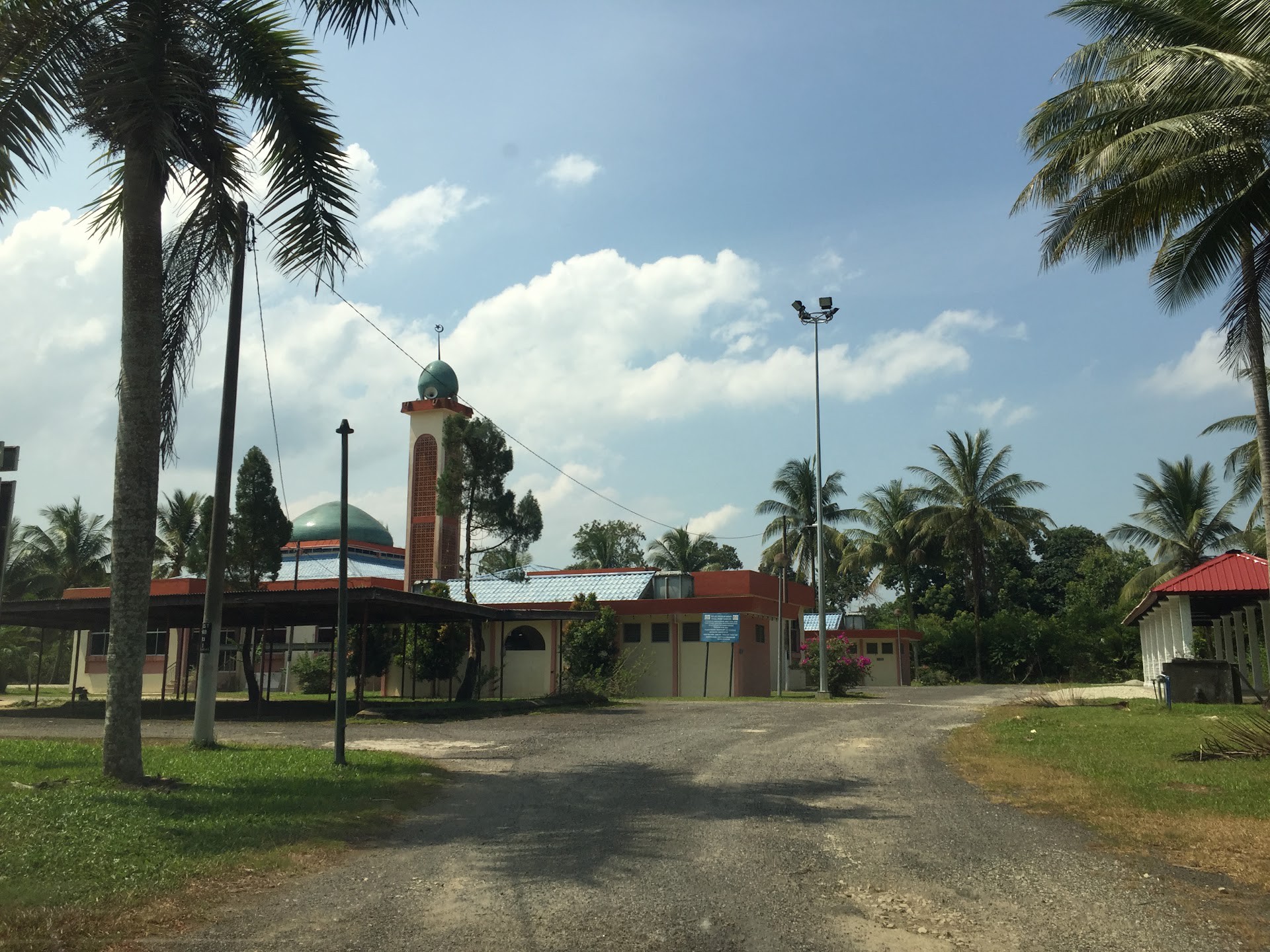 Gambar Masjid Kampung Seberang Tayor
