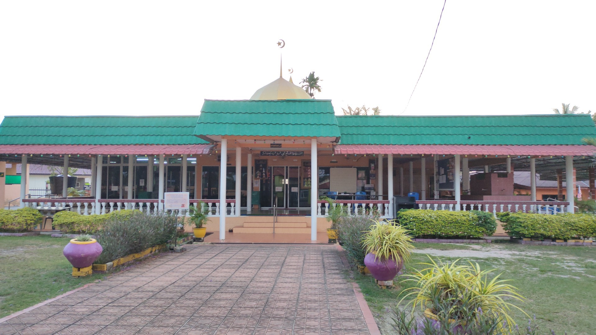 Gambar Masjid Al-Hassaniah Bukit Bulat