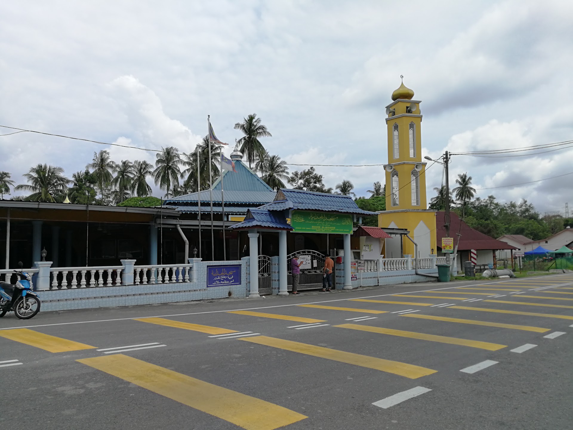 Gambar Masjid Al-Hidayah Simpang Empat
