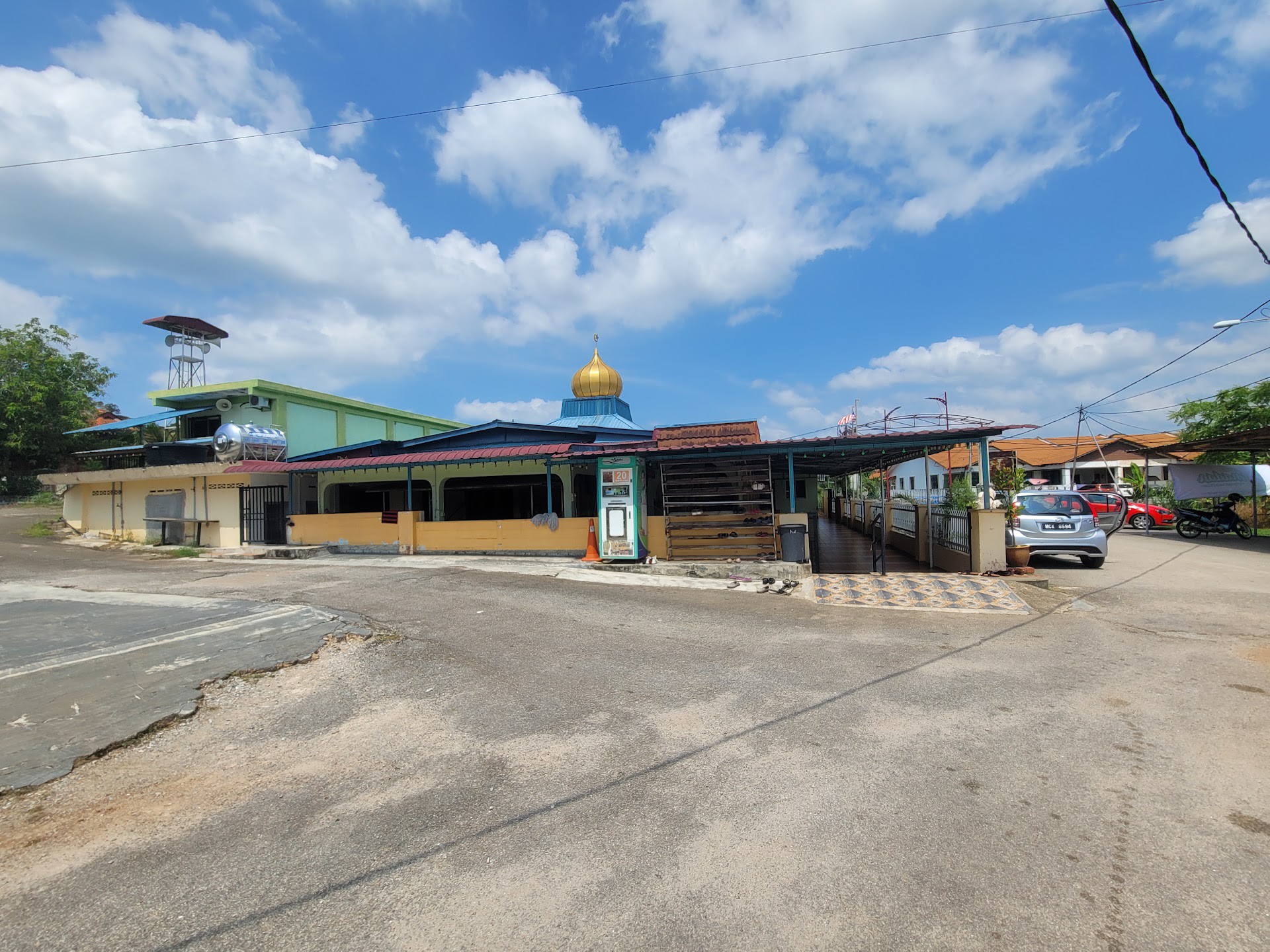 Gambar Masjid Al-Muttaqin Masjid Tengah