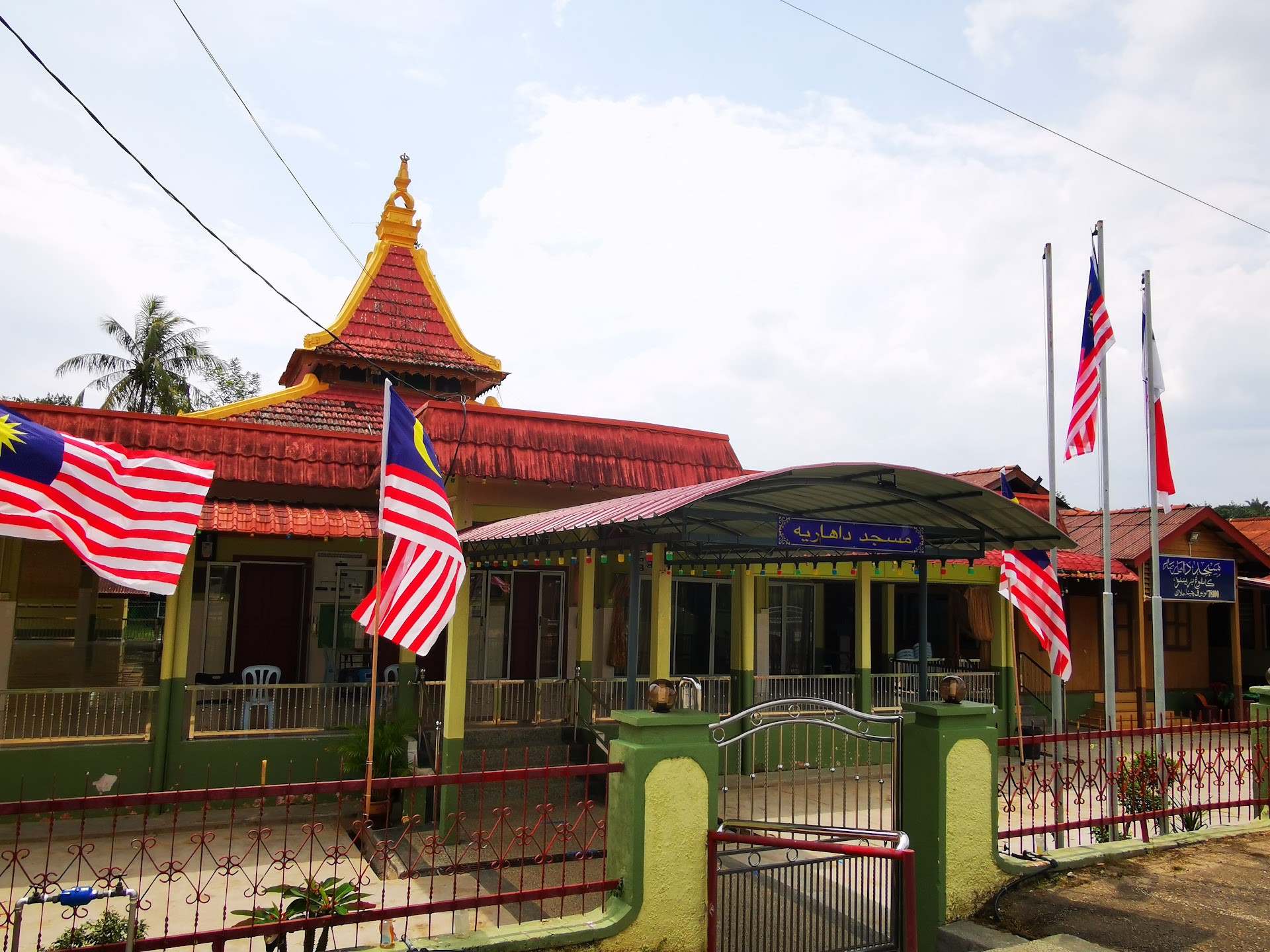 Gambar Masjid Dahariyah Berisu